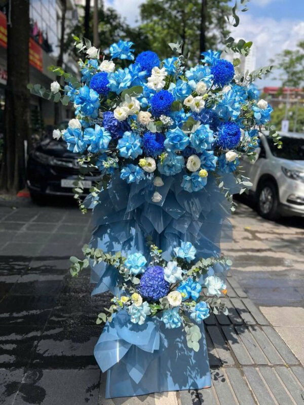 Kệ hoa khai trương tone xanh dương