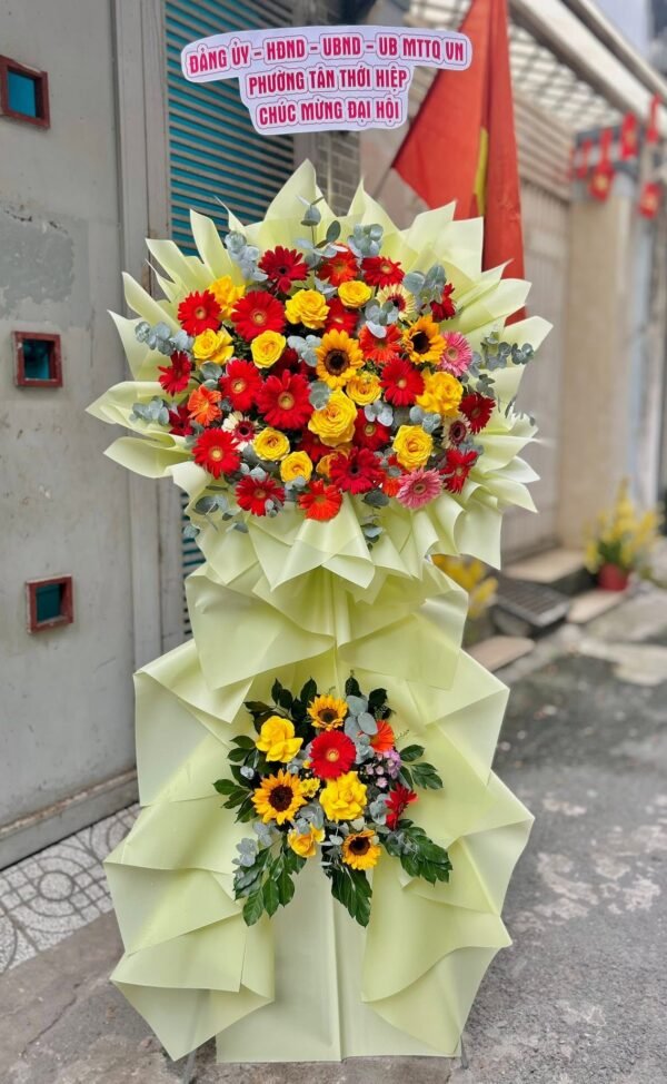 Kệ hoa khai trương hướng dương
