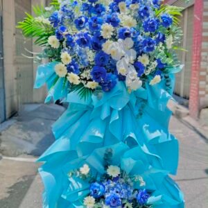 Kệ hoa khai trương xanh biển