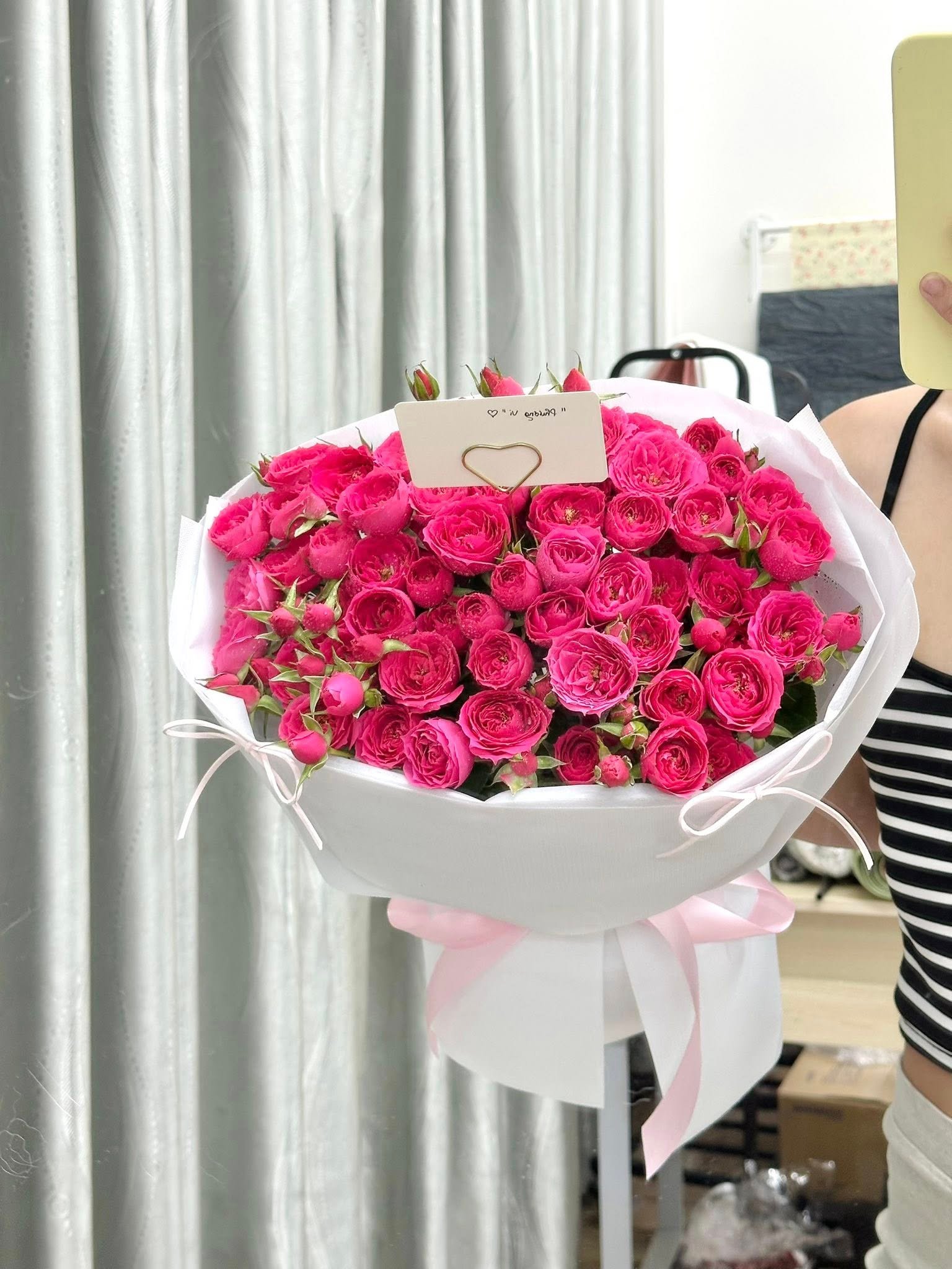 596563053_1902162570369362_2081961243890664634_n Sophia Size Vừa Nhiều Hoa Mẫu 2 - Anh 3 - Tiem Hoa Luvina