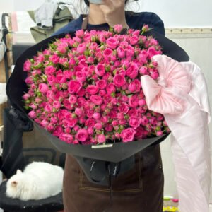 Bó Sophia Nhiều Hoa Nổi Bật Sang Trọng Và Tinh Tế - Anh 2 - Tiem Hoa Luvina