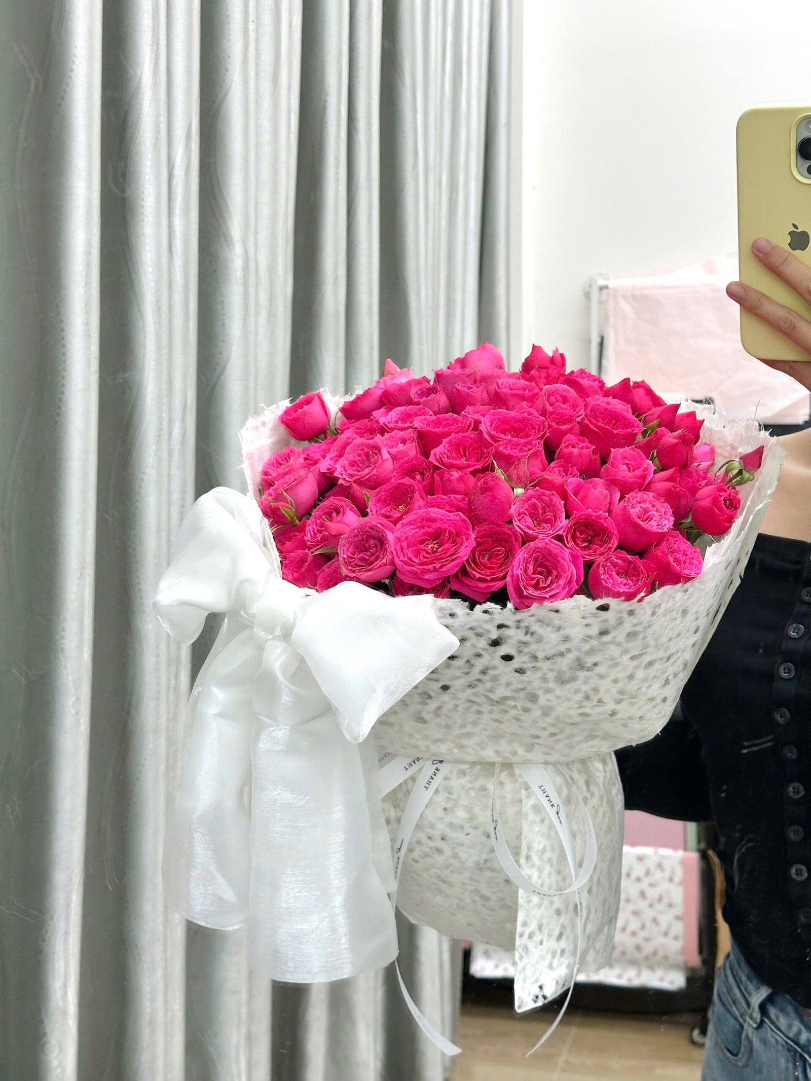 z7381040105858_6ad8998cce292f380ecedd2d9173e575 Sophia Size Vừa Giấy Xịn - Anh 1 - Tiem Hoa Luvina