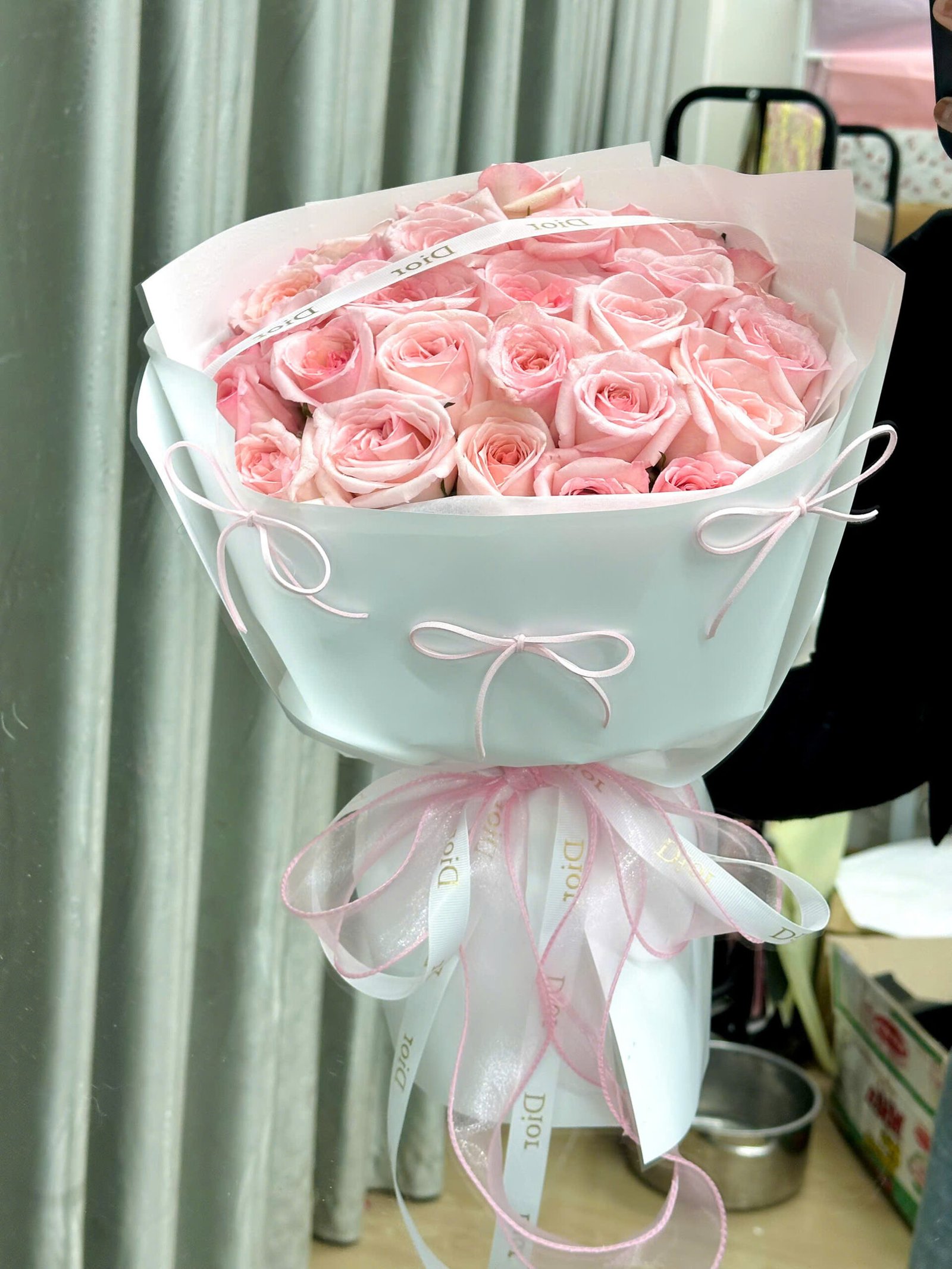 z7623643949094_cce367ec52d3bca29cdcb2d5aa9ba028 Ohara Hồng - Anh 2 - Tiem Hoa Luvina