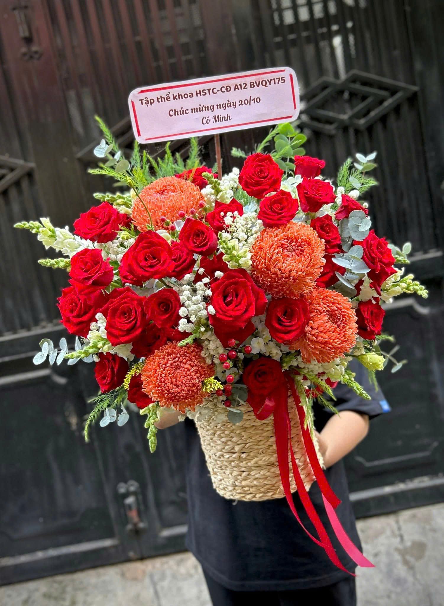 z7652459967492_f6c55d93877502a1ea903527a83820da Các kệ hoa khai trương - hoa giỏ - Anh 1 - Tiem Hoa Luvina
