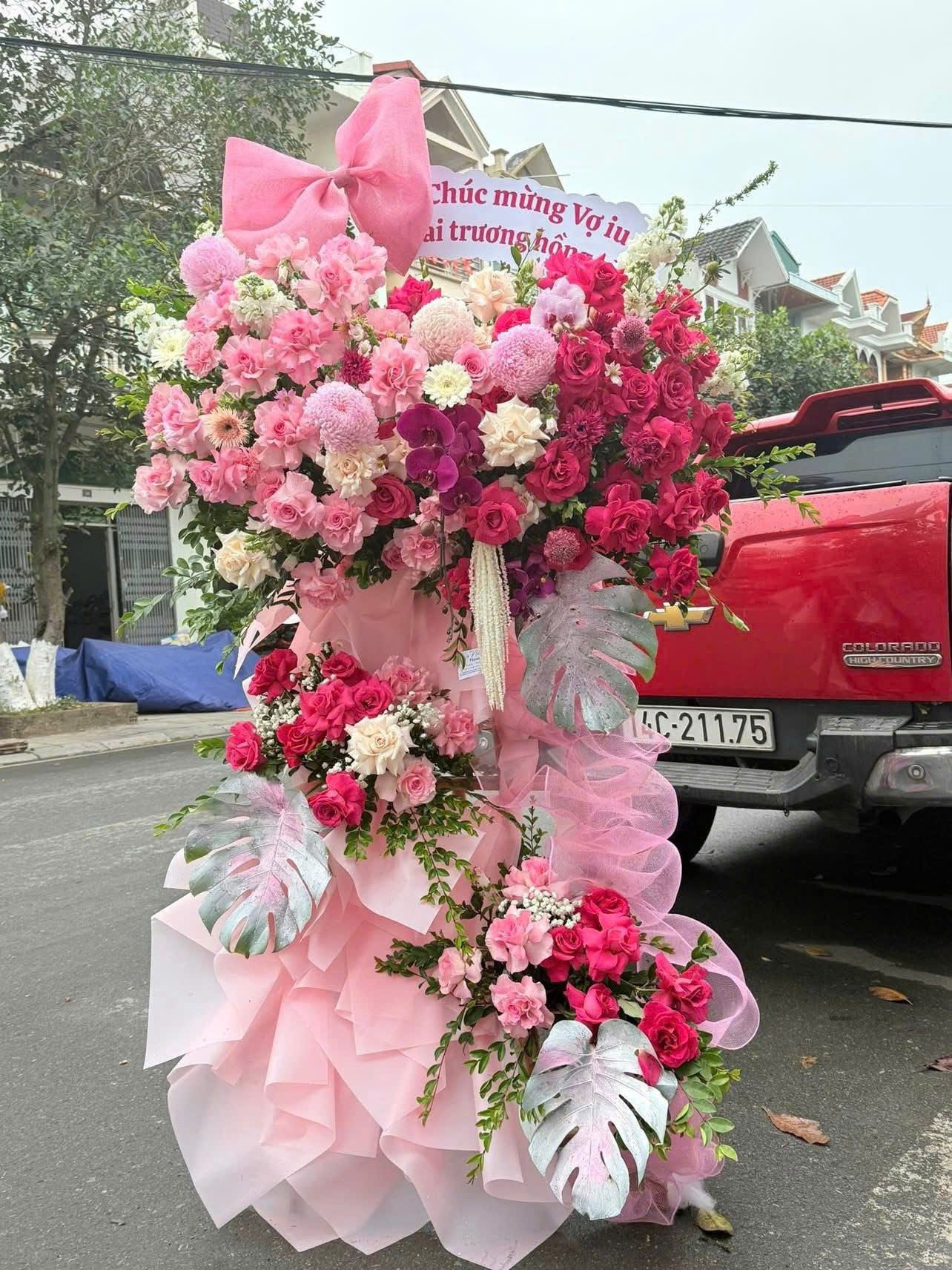 z7652460038049_ac9556391c3c72dc59697b7d0135ffe0 Các kệ hoa khai trương - hoa giỏ - Anh 16 - Tiem Hoa Luvina