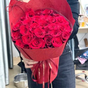 Đỏ Ecuador Size Vừa Giấy Xịn - Tiem Hoa Luvina