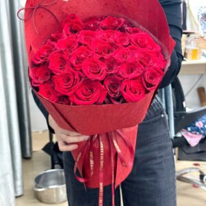 Đỏ Ecuador Size Vừa Giấy Xịn - Anh 1 - Tiem Hoa Luvina