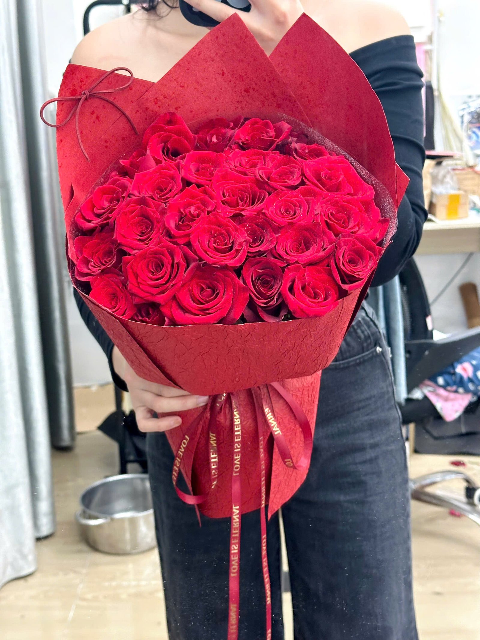 z7677890988237_c58ab154e65786a3c6469d38569c3d4f Đỏ Ecuador Size Vừa Giấy Xịn - Anh 1 - Tiem Hoa Luvina