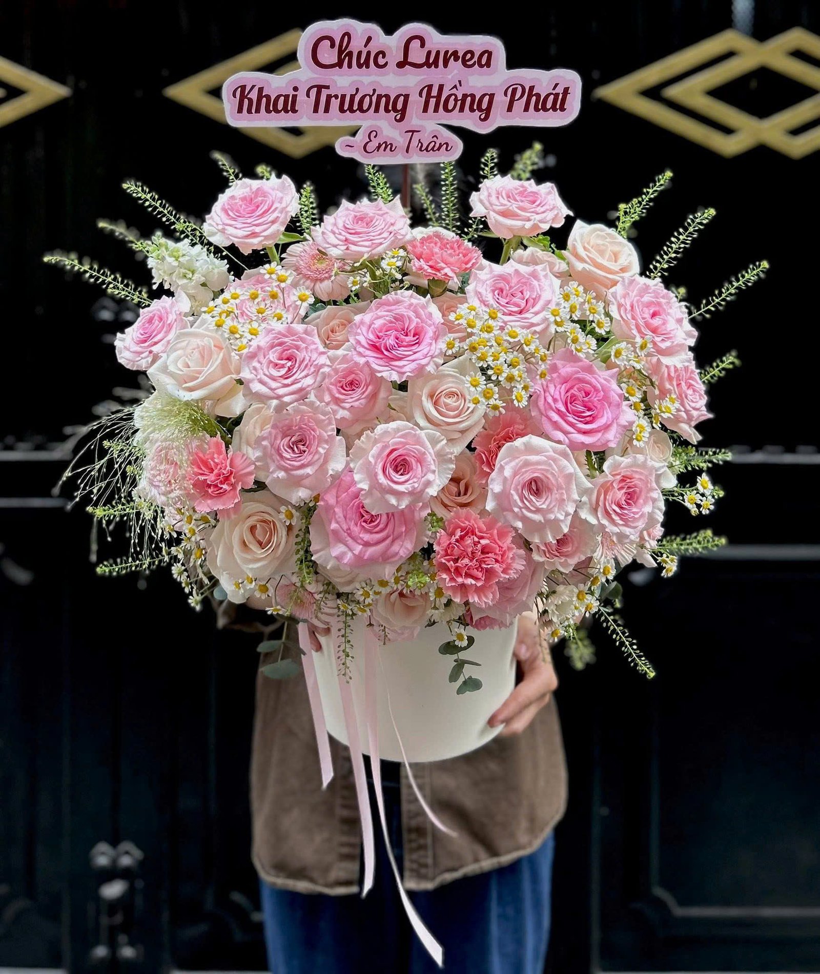 z7700751760883_499333ec6e4a96553396a041de187c7e Giỏ Hoa Tone Hồng - Anh 1 - Tiem Hoa Luvina
