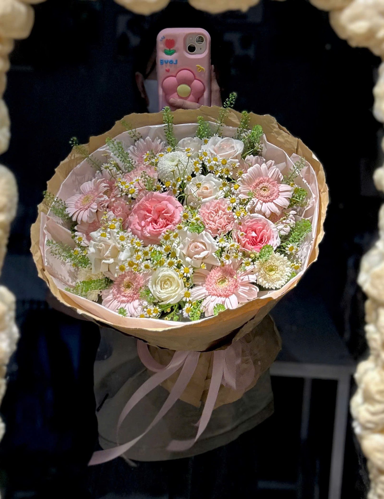 z7754662717435_f7c2aa4f106a5dbc7512f662287ec348 Tone hoa mix nhà em nhiều hoa - Tiem Hoa Luvina