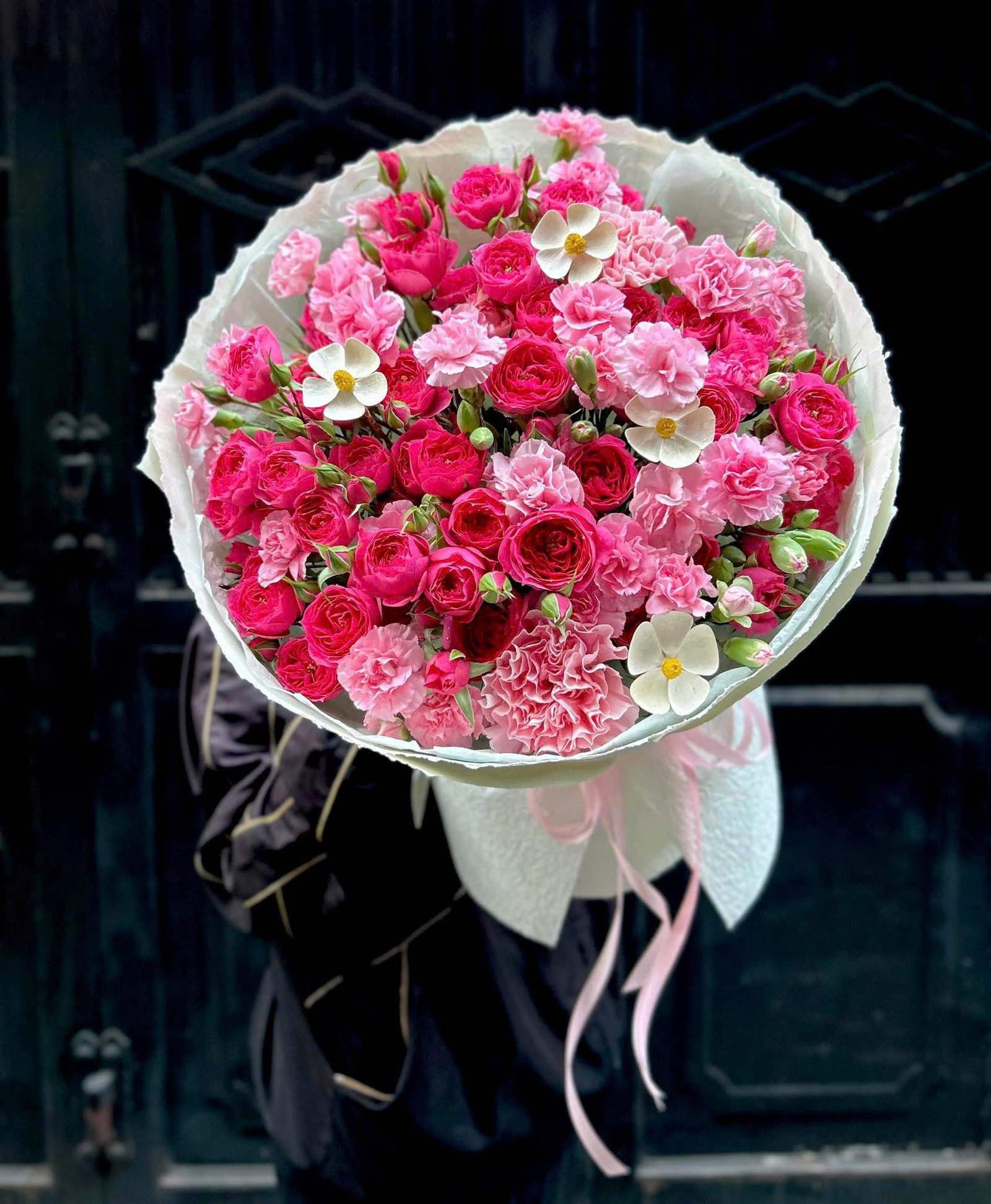 z7863144878015_cfb82f9ec65e646aa5ca6e9c084caf26 Sophia Mix Nhiều Hoa Giấy Xịn - Tiem Hoa Luvina