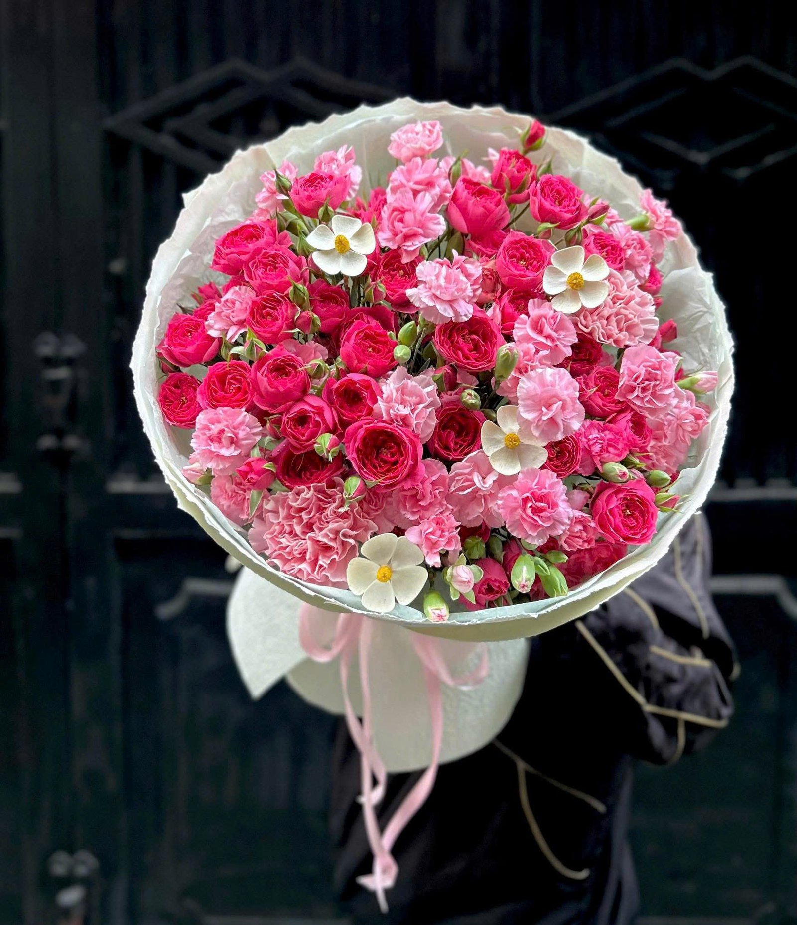 z7863144883717_e007db36b6fe8692560cf5330e2db3b5 Sophia Mix Nhiều Hoa Giấy Xịn - Anh 1 - Tiem Hoa Luvina