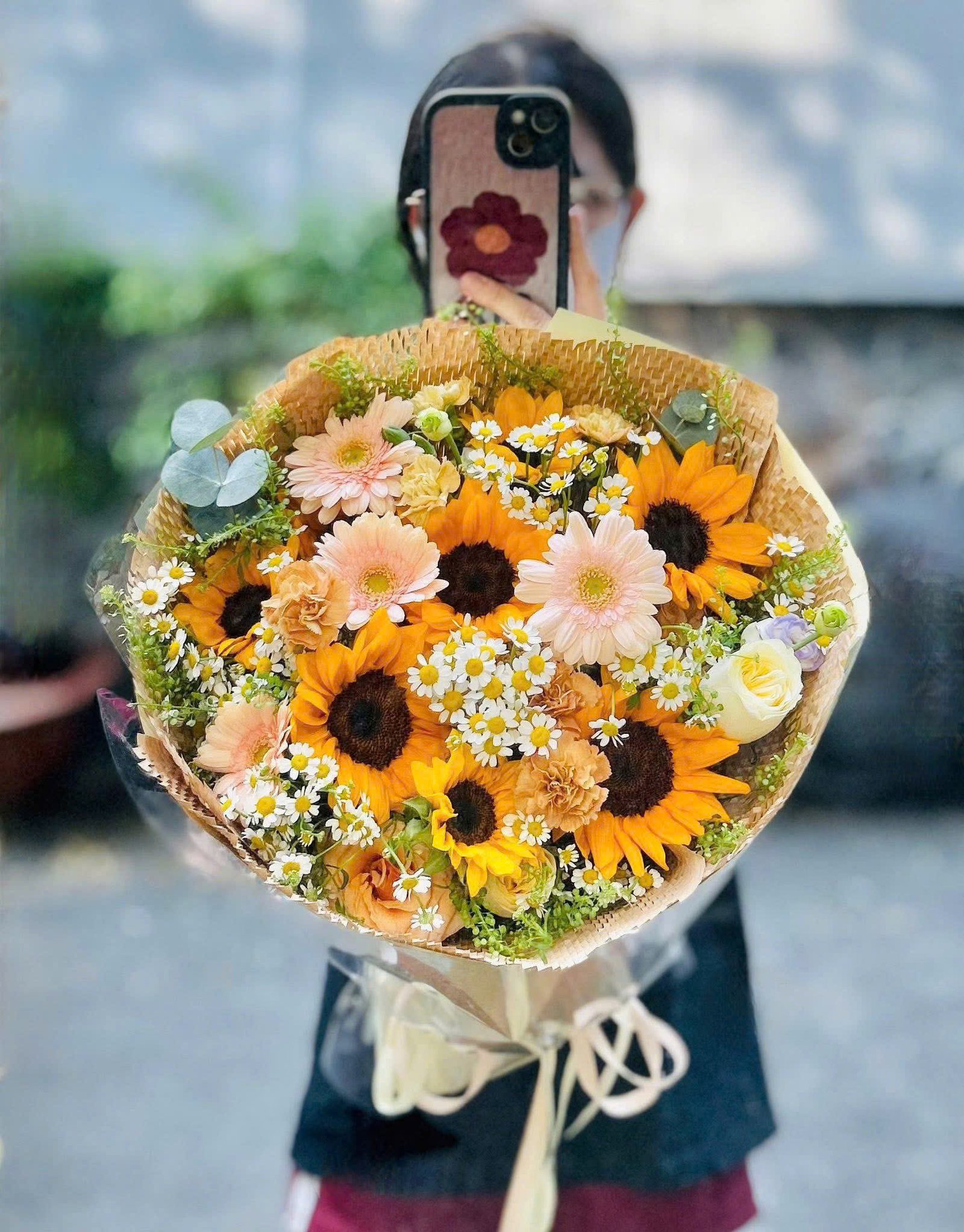 z7868783500870_971054485c5c64a7f49ea37879e6ea0b Tone Mix Hướng Dương Size Vừa - Tiem Hoa Luvina