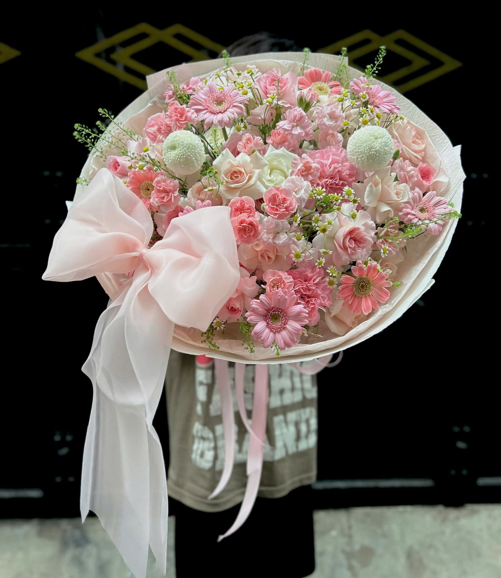 z7868784933033_139bf13693351134e24a1ec178bed201 Tone Hồng Mix Size To Nơ To - Tiem Hoa Luvina