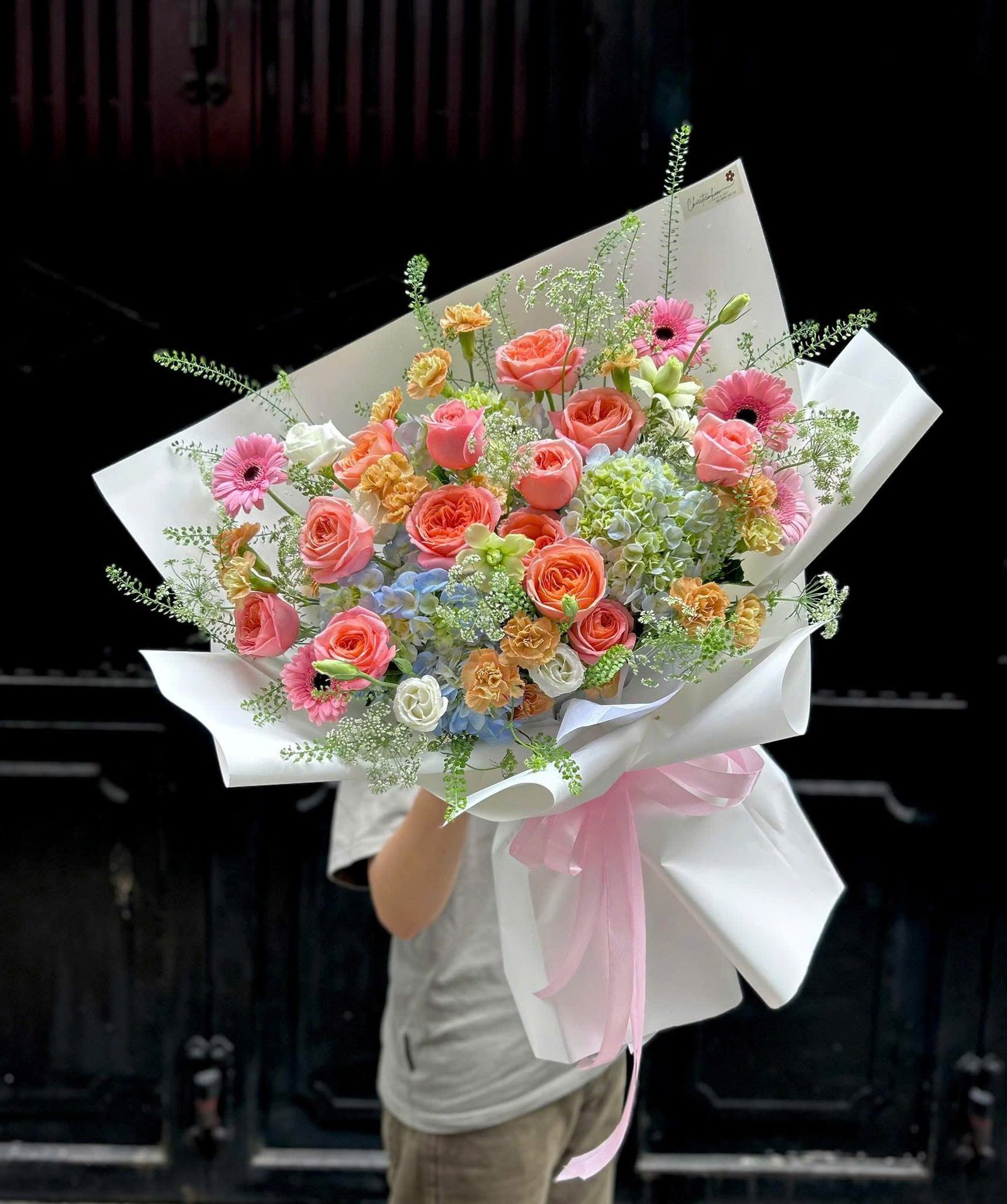 z7870533014683_d513e308028483cfd8da01a804438a21 Các mẫu hoa tú cầu mix - Tiem Hoa Luvina