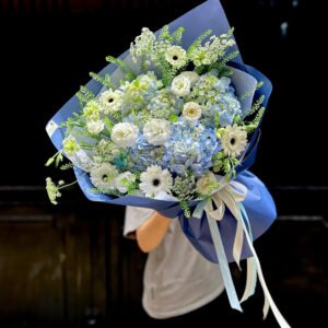 Tú Cầu Xanh Dương Mix Nhiều Hoa Size To - Tiem Hoa Luvina