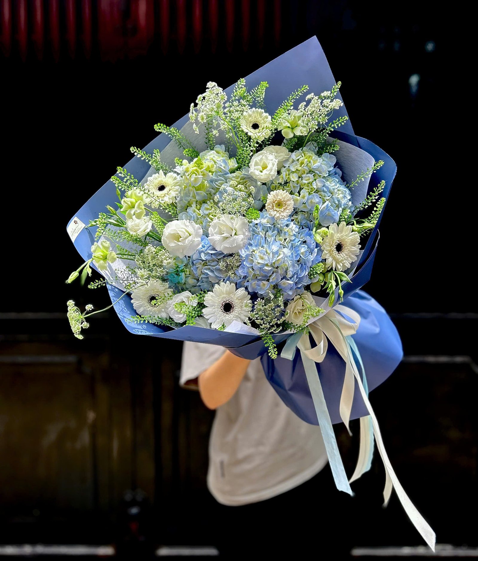z7870588369145_db6e9cd7d6d9eaf15a5a8a31f4f15fa6 Tú Cầu Xanh Dương Mix Nhiều Hoa Size To - Tiem Hoa Luvina