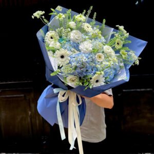 Tú Cầu Xanh Dương Mix Nhiều Hoa Size To - Anh 1 - Tiem Hoa Luvina
