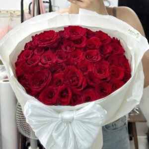 Đỏ Ecuador Nổi Bật Thu Hút - Anh 3 - Tiem Hoa Luvina