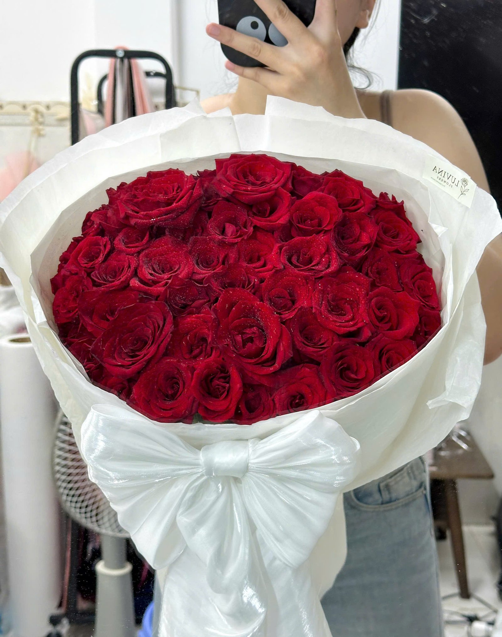 z7916776464736_a5d88a55ed9c578a3d95f53bf56607ad Đỏ Ecuador Nổi Bật Thu Hút - Anh 3 - Tiem Hoa Luvina