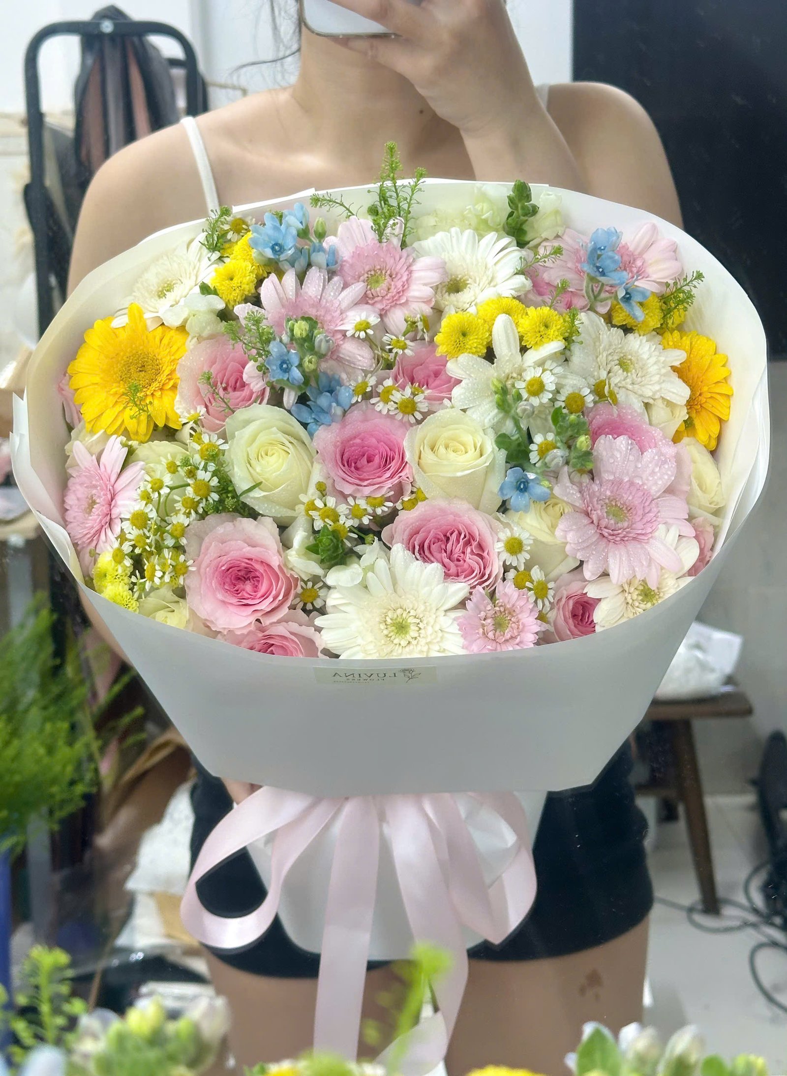 z7940310406016_603a5d0997be5c99109884e17fd5319b Hồng mix - Anh 1 - Tiem Hoa Luvina