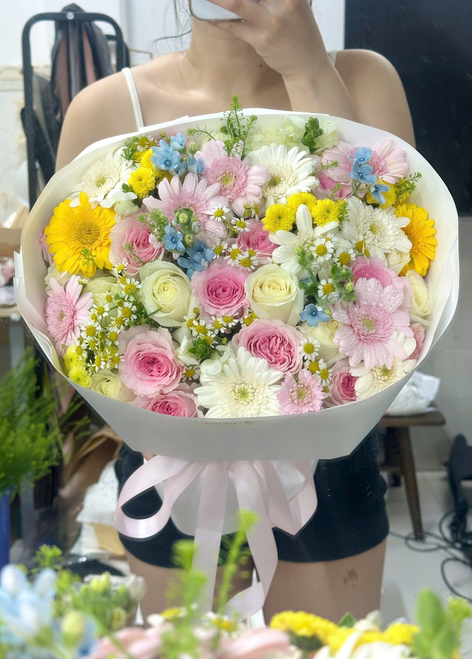 z7940310411768_d14f80dde26546ab4014d7f243d16c92 Hồng mix - Anh 2 - Tiem Hoa Luvina