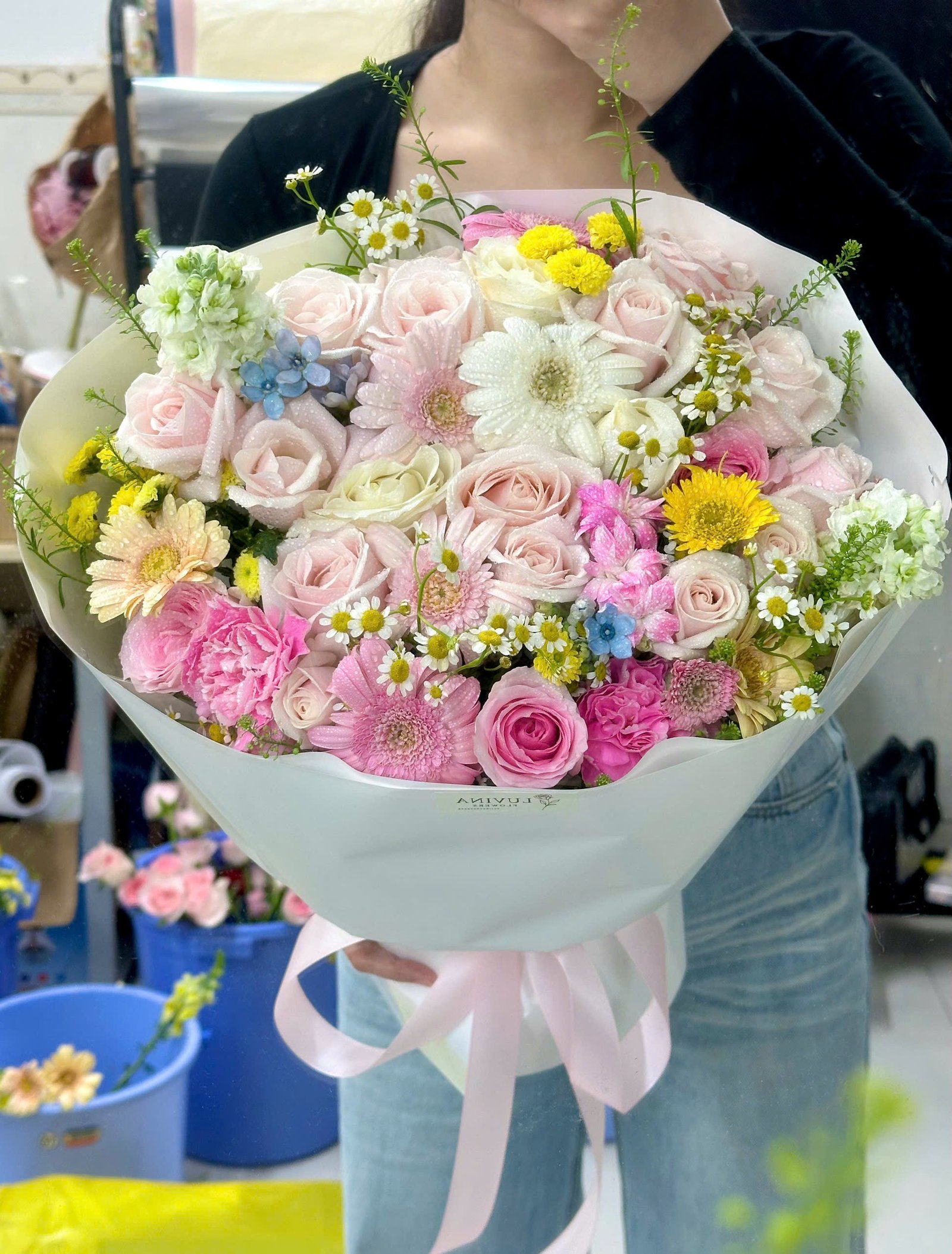 z7946906468214_699afe572310e4492f50c53485f4466f Hồng Mix Mỗi Ngày Một Vẻ - Tiem Hoa Luvina
