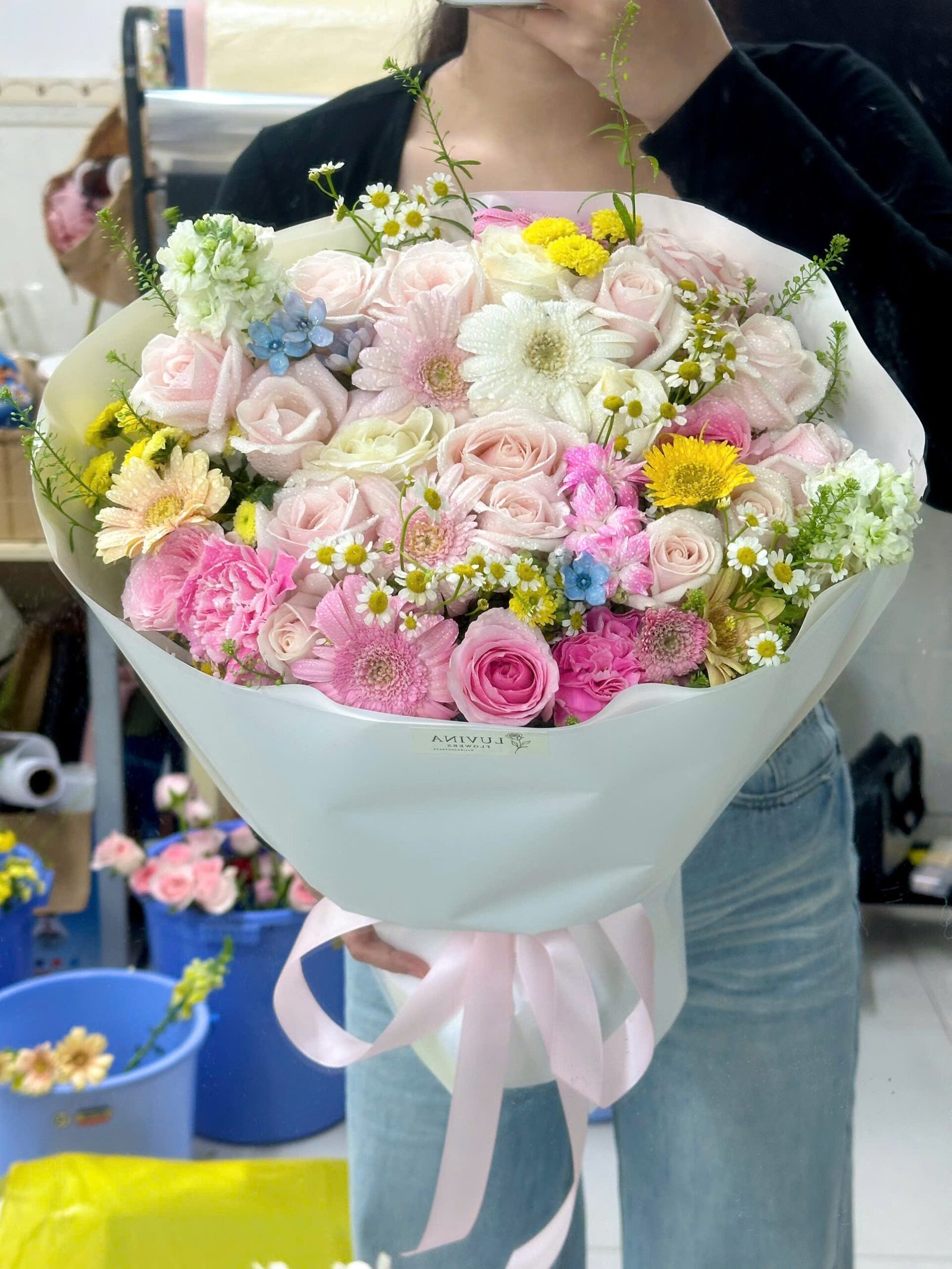 z7946906505649_36b5ce7e31650722233b2a4cbd7d5751 Hồng Mix Mỗi Ngày Một Vẻ - Anh 1 - Tiem Hoa Luvina