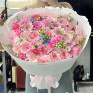 Hồng mix size to giấy xịn - Tiem Hoa Luvina