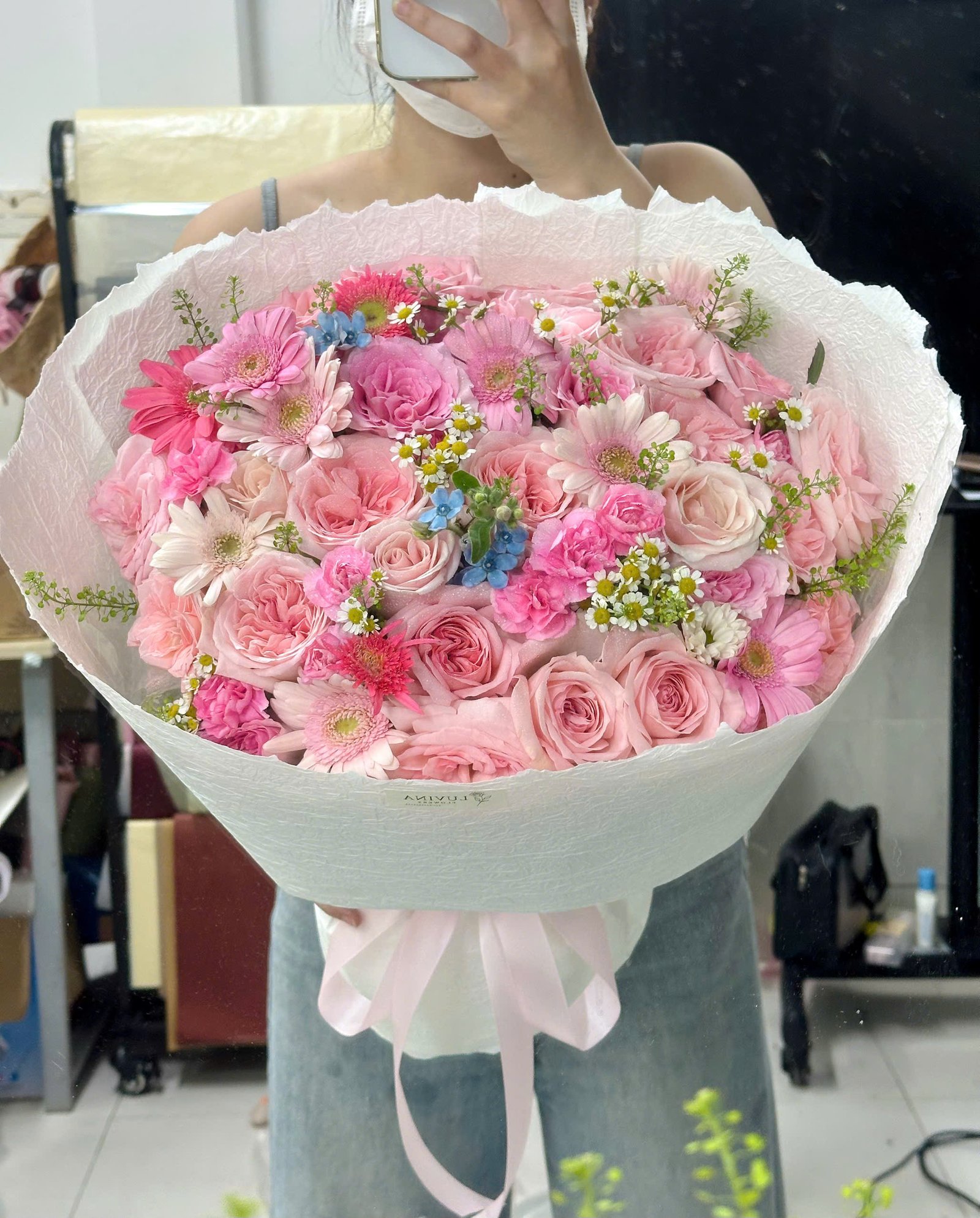 z7953760608997_ae00af838d424a717eee8b8be3e59c02 Hồng mix size to giấy xịn - Tiem Hoa Luvina