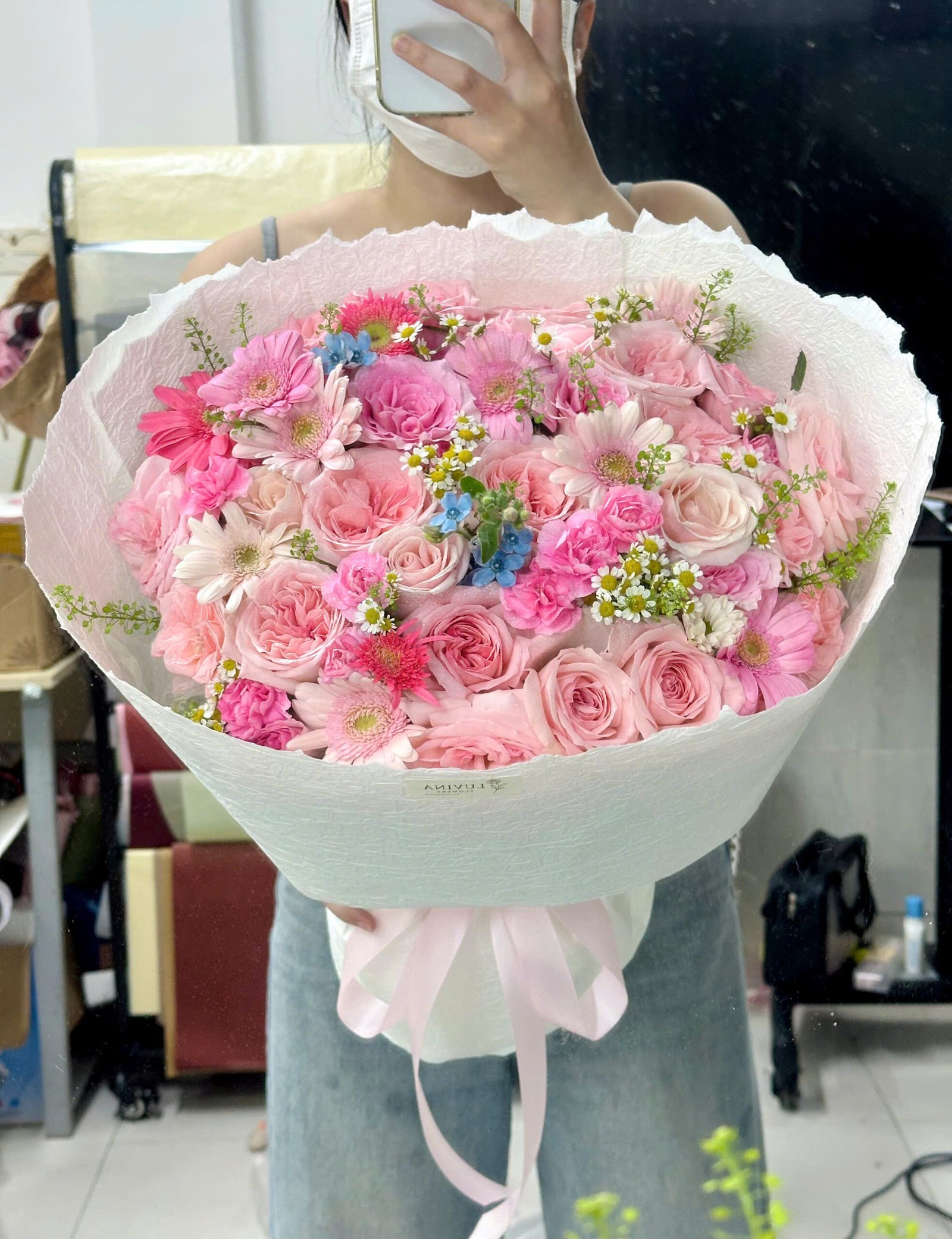 z7953760615007_6fe53e78ba85ccdd7e1d6c3a417927ff Hồng mix size to giấy xịn - Anh 1 - Tiem Hoa Luvina