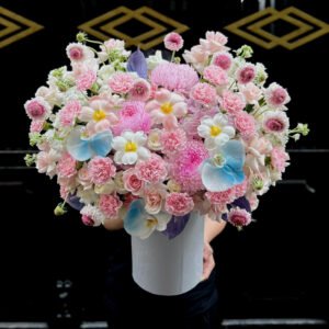 Giỏ Hoa Hàng Nhập Sang Trọng Tinh Tế - Tiem Hoa Luvina