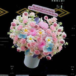 Giỏ Hoa Hàng Nhập Sang Trọng Tinh Tế - Anh 1 - Tiem Hoa Luvina