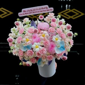 Giỏ Hoa Hàng Nhập Sang Trọng Tinh Tế - Anh 2 - Tiem Hoa Luvina