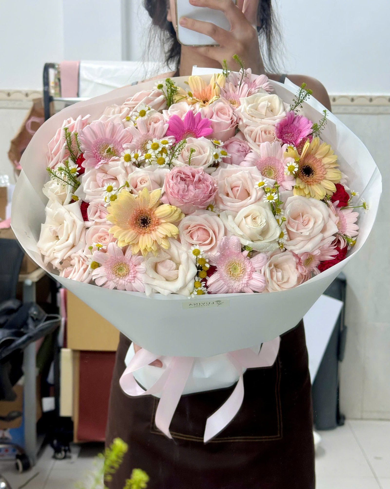 z7979916707049_611714512f203efe47491725056243ac Hồng Mix Nhiều Hoa Đáng Yêu Và Nổi Bật - Anh 2 - Tiem Hoa Luvina