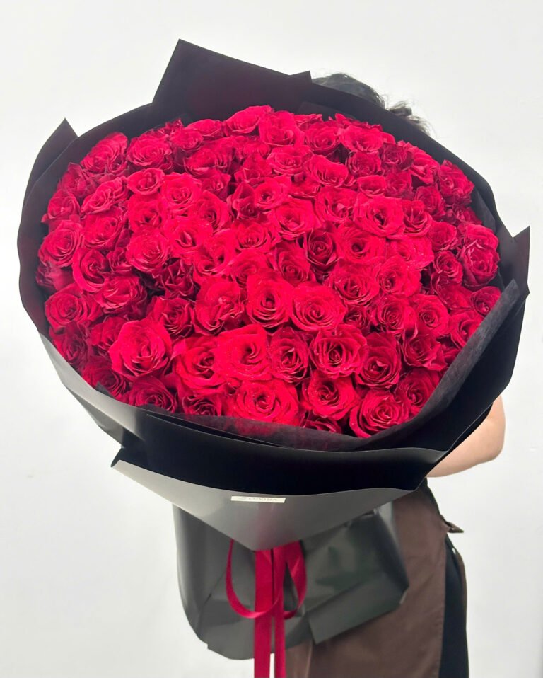 Bó hoa hồng đỏ Ecuador 99 bông tặng 20/10