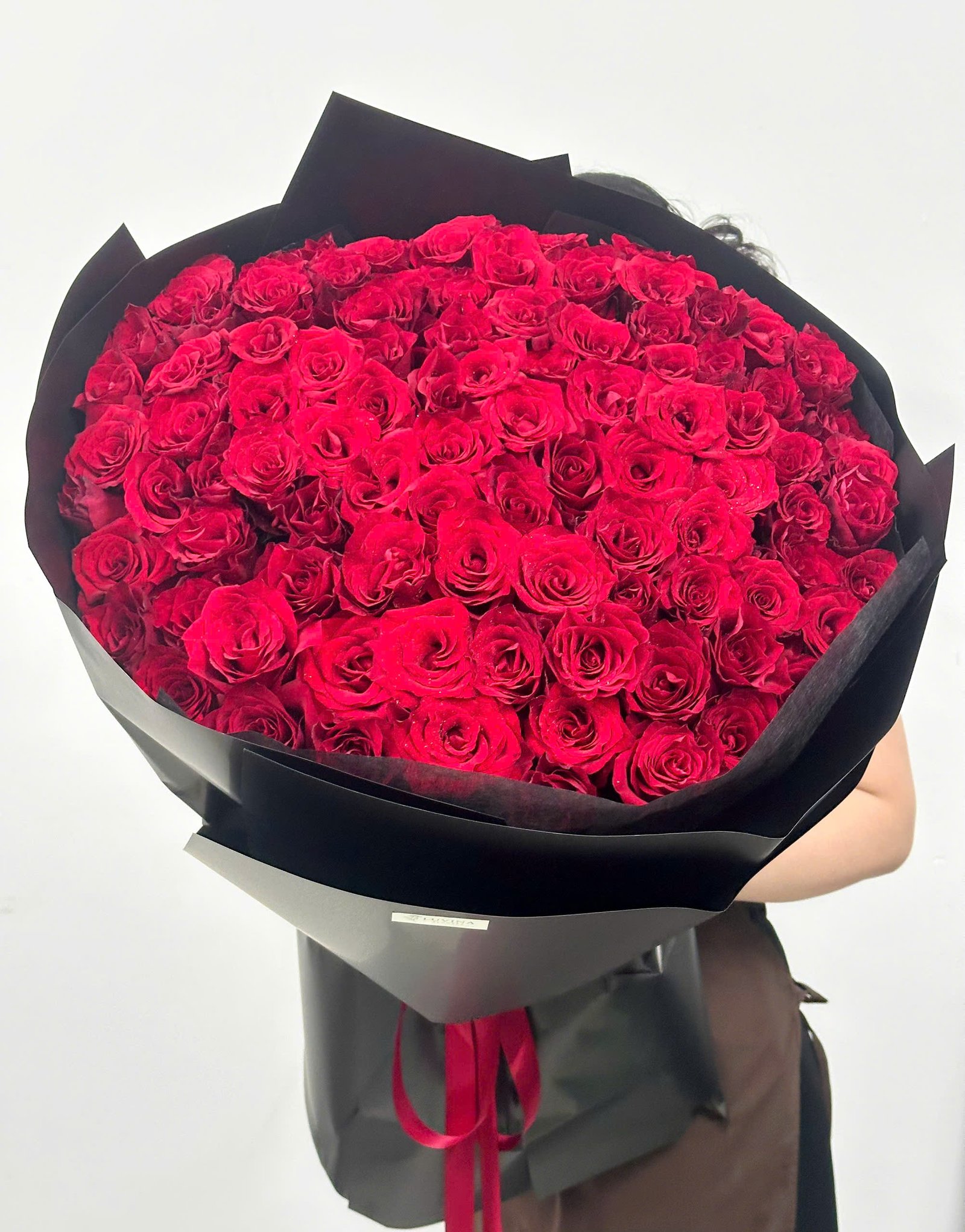 z7983115033908_80e07c8bad1d5bee45306644706ef6c7 Đỏ Ecuador Bông To Sang Trọng 99 Bông - Anh 3 - Tiem Hoa Luvina