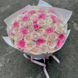 Kem dâu mix lạc thần size to nhiều hoa - Tiem Hoa Luvina
