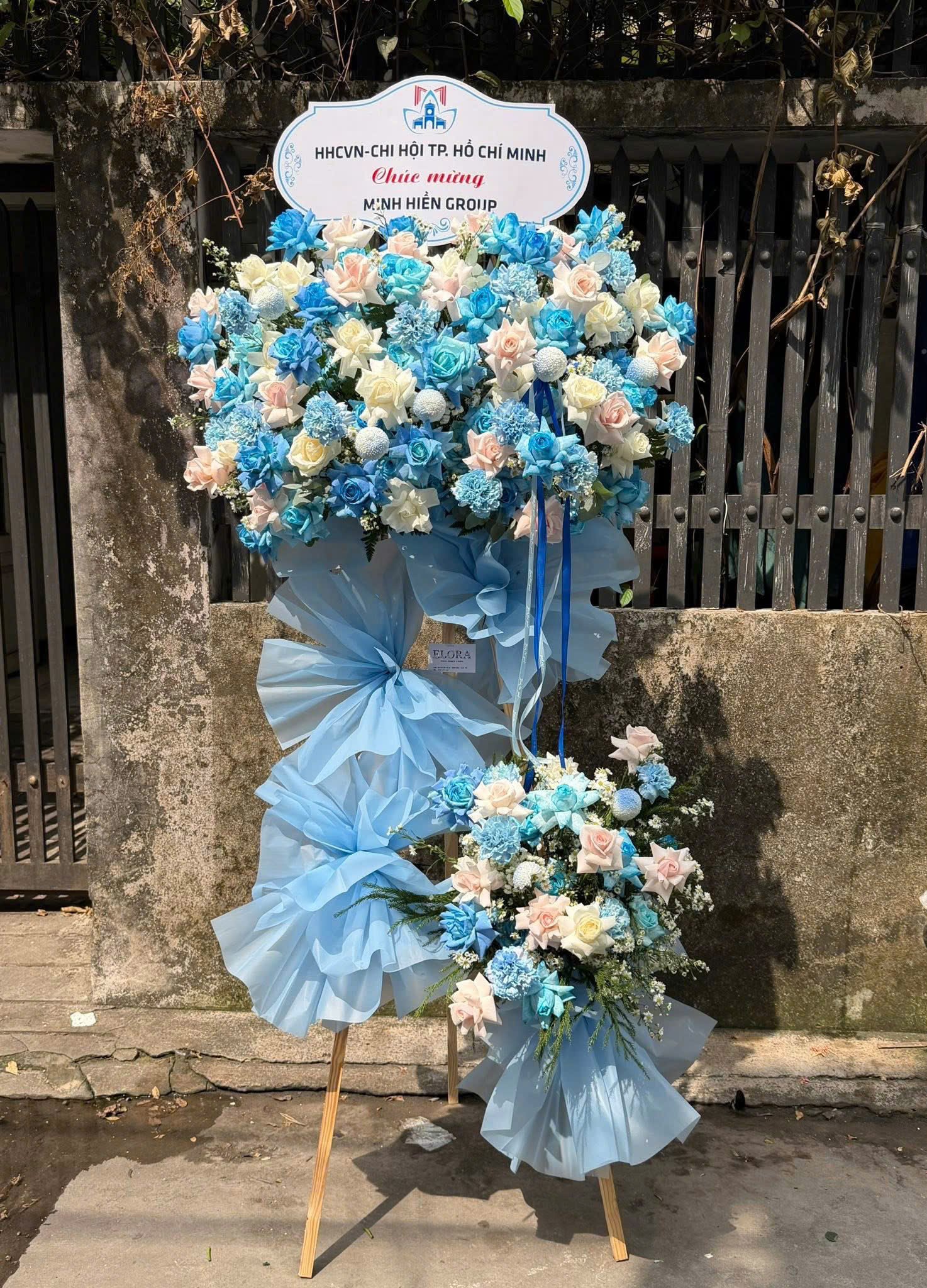 z8027780711739_d1e5c2c8e2cff3b754a22c1a69eb7cf2 Hoa Khai Trương Rực Rỡ Sang Trọng Dành Tặng Đối Tác Và Người Thân - Anh 6 - Tiem Hoa Luvina